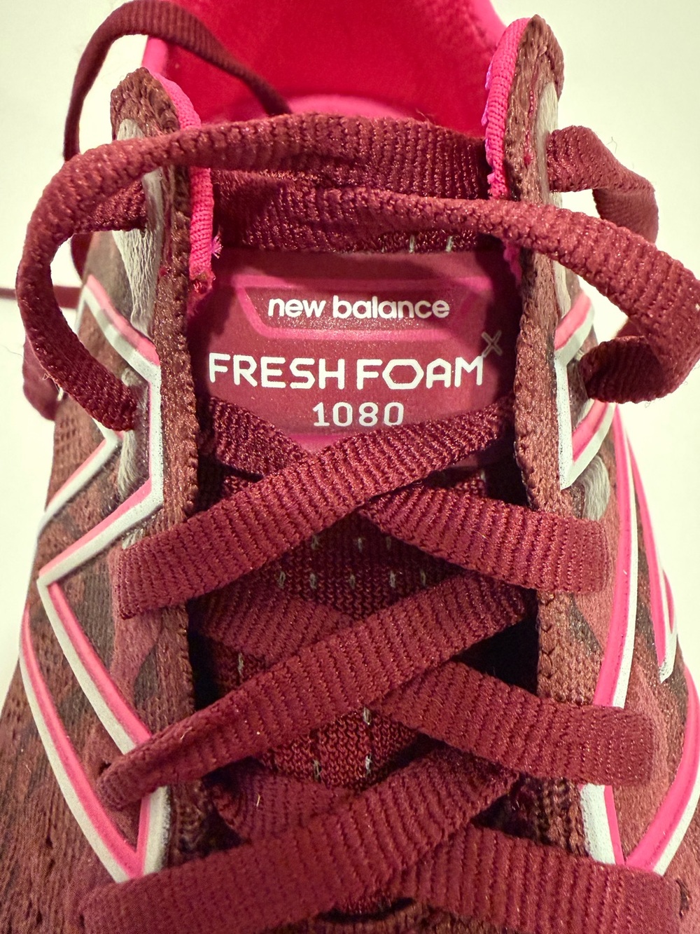 Size 8.5W New Balance Womens Fresh Foam W1080G11 Pink Running Shoes - Picture 10 of 14